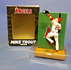 2015 Mike Trout Figurine “The Wall Catch” Los Angeles Angels Baseball Open Box