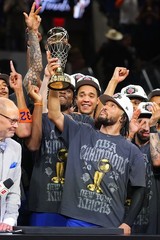 New York Knicks Nike 2026 NBA Finals Champions Authentic Locker Room T-Shirt XL
