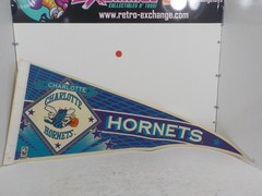 N A718 90’s Charlotte Hornets Pennant Felt Flag Purple Teal NBA Wincraft