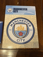 Official MAN CITY Football Club LARGE Crest Wooden Puzzle – New & Sealed 500 pcs