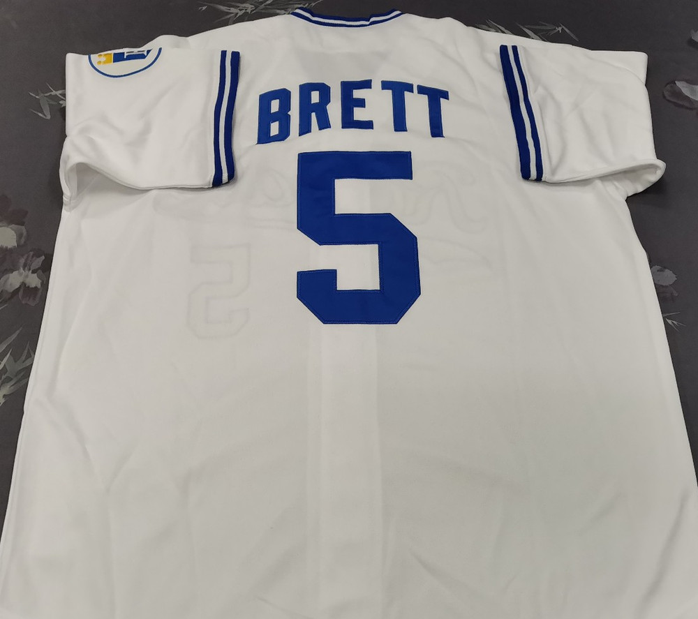 VINTAGE George Brett #5 Royals Throwback White Sewn Stitched Jersey.